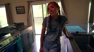 Barely Isemthethweni Indlu Cleaner Wathetha kuyo Ngesondo kwi Ikhamera: BrandiBraids