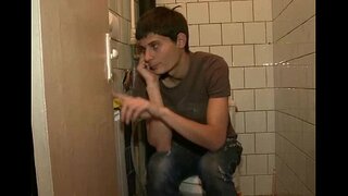 Si spillt mat groussem dick vun lad