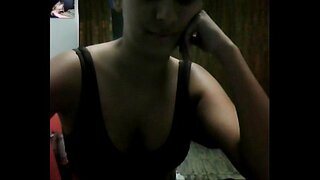 Valentina, le encanta mostrarce kamera 2