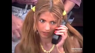 L-għasir babes jiġrilha tagħha fil-ħajt iebsa